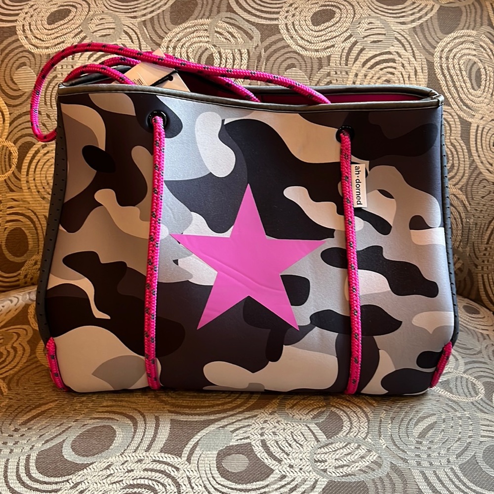 BNWT ah•dorned super cute, soft ah-dorned Camo w/star tote